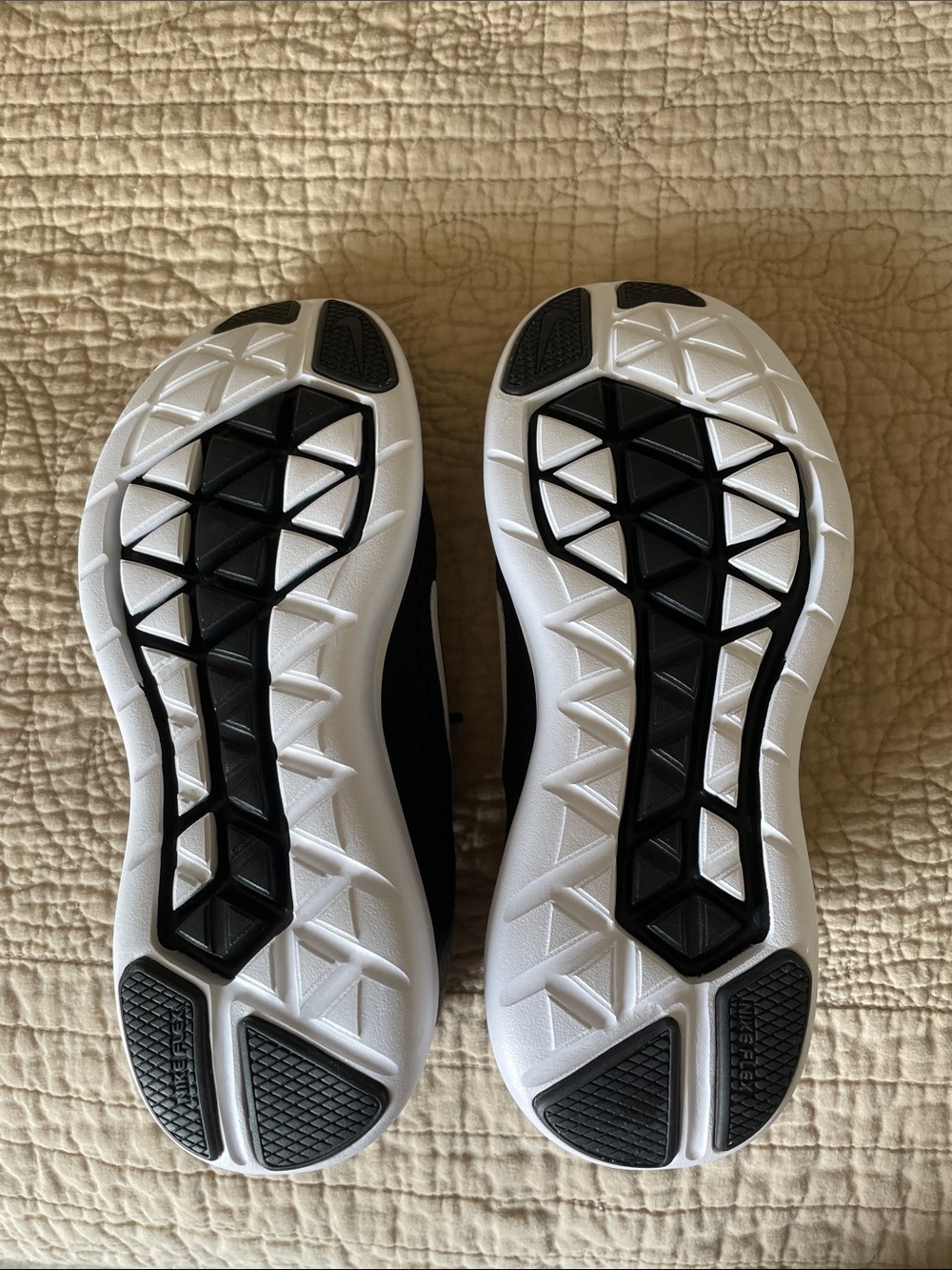 Nike womens flex running sneakers - Picture 9 of 10
